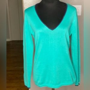 Tommy Hilfiger Green V-Neck Lightweight Sweater Size M